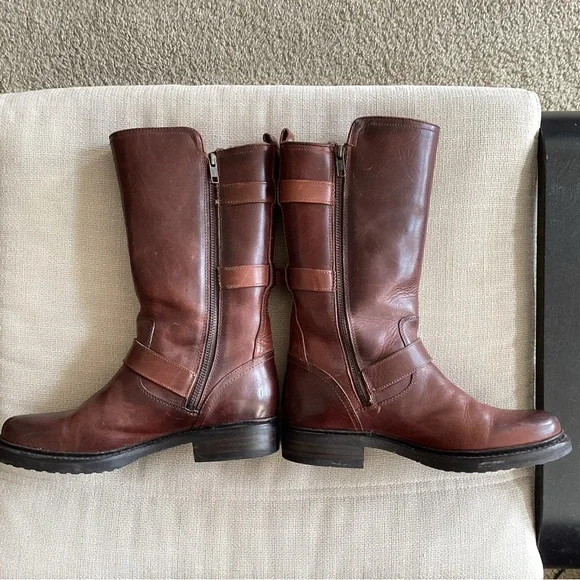 Frye Dark Brown Leather Boots 7 - Picture 4 of 12